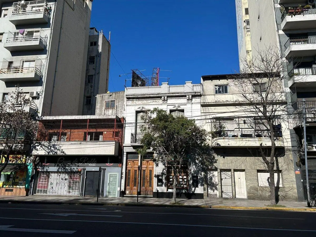 VENTA LOTE 1.600m2 VENDIBLES - AV SAN JUAN 1300 5