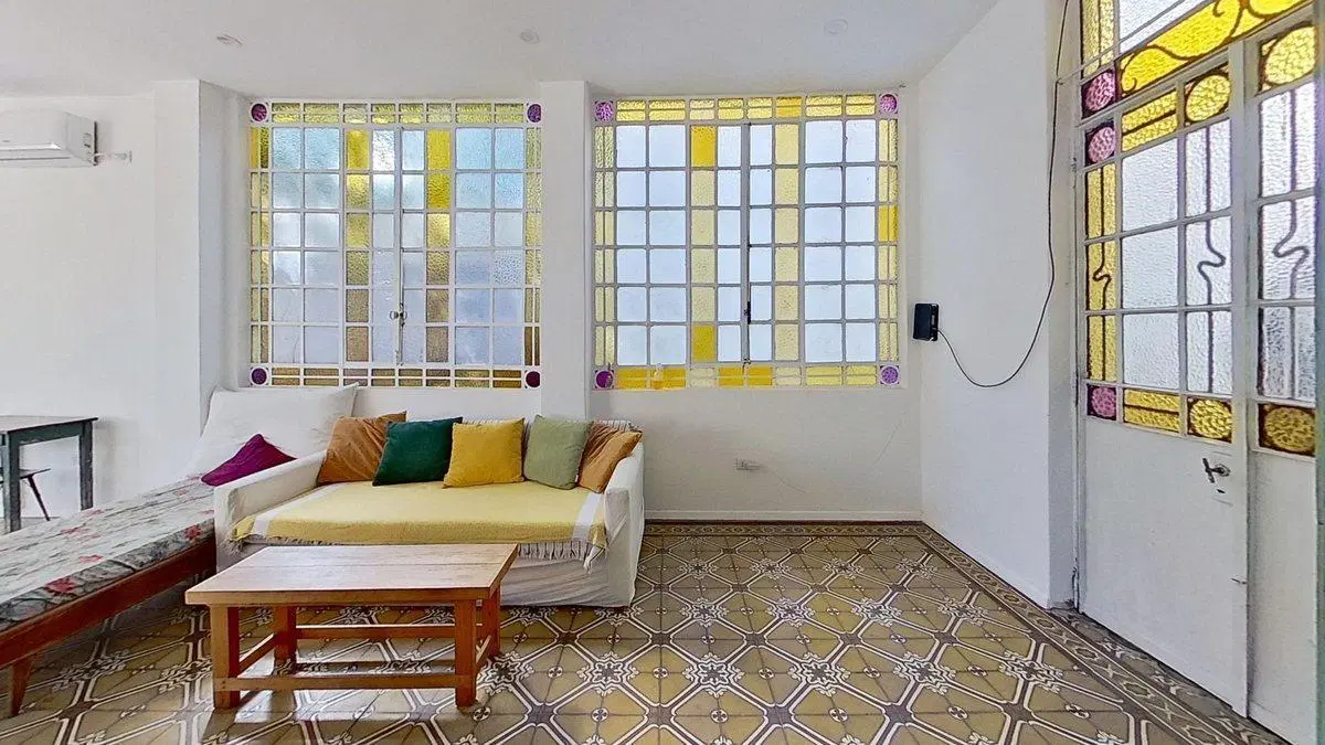 VENTA CASA 4 AMBIENTES  JARDÍN Y PILETA  PATERNAL 2