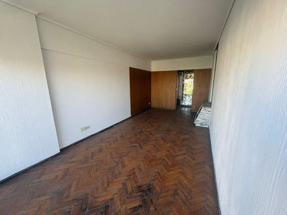 VENTA  4 AMB CON COCHERA-MONTE CASTRO-APTO CREDITO 5