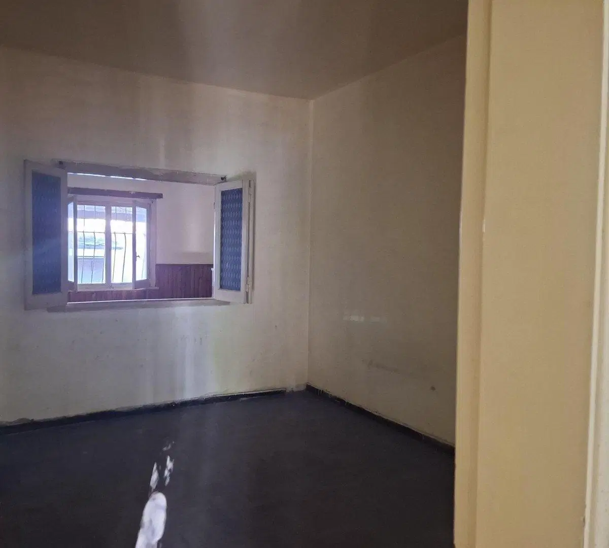 CASA EN VENTA CON JARDIN Y COCHERA - BERAZATEGUI 3