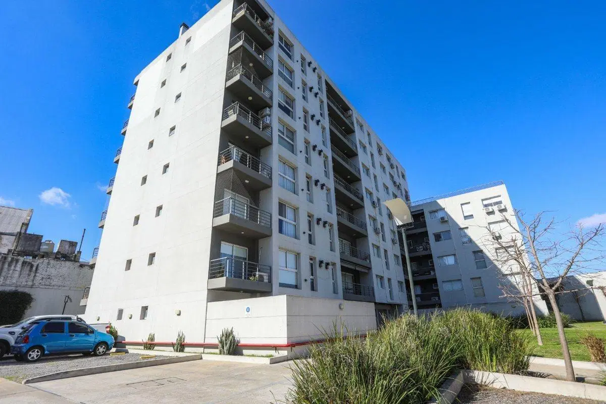 VENTA DEPARTAMENTO 3 AMBIENTES CON COCHERA BOEDO 4
