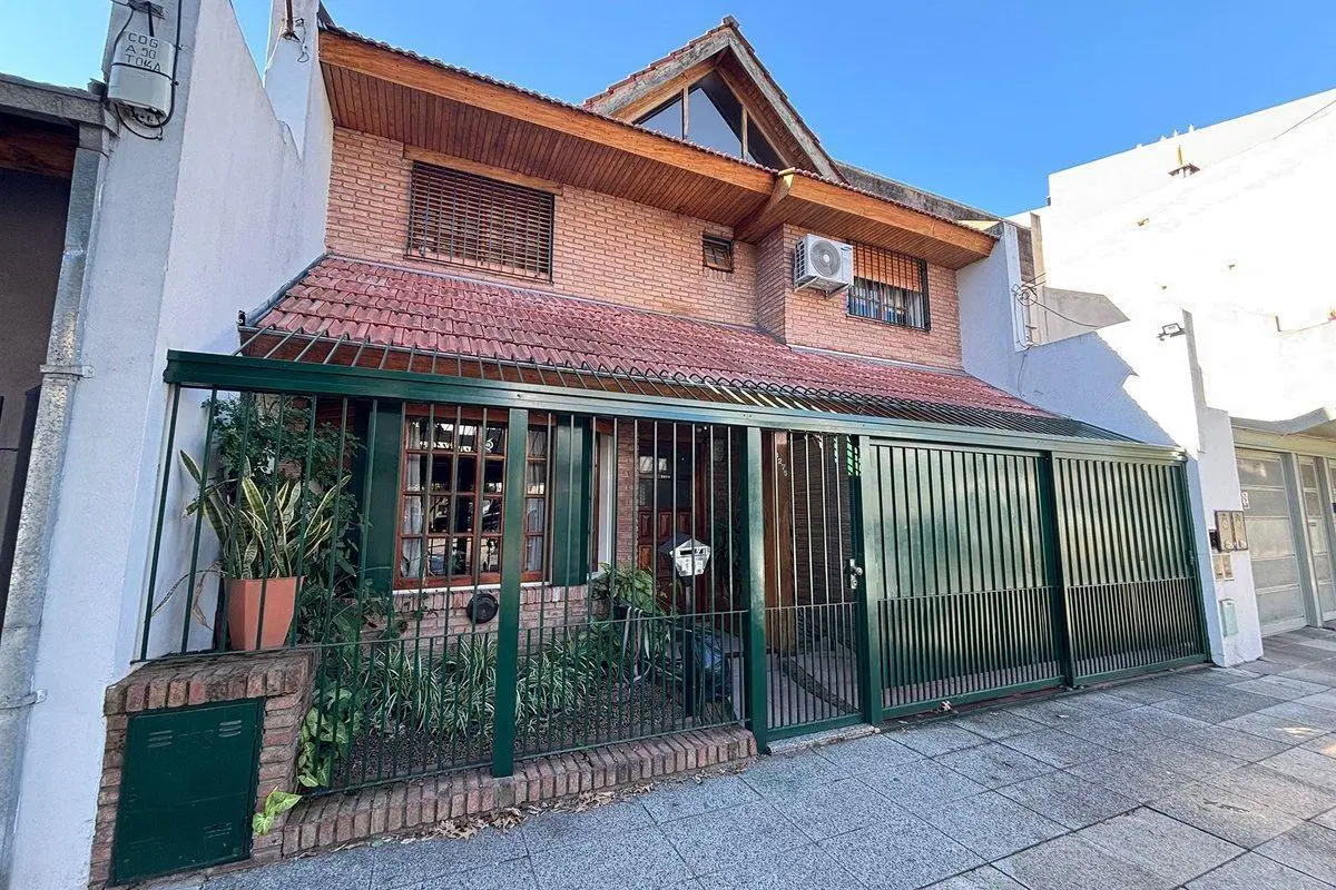 VENTA CASA 4 AMB COGHLAN COCHERA PATIO Y QUINCHO 2