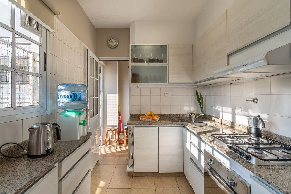 VENTA dpto 4 amb.c/dep Luz y Sol Caballito 4