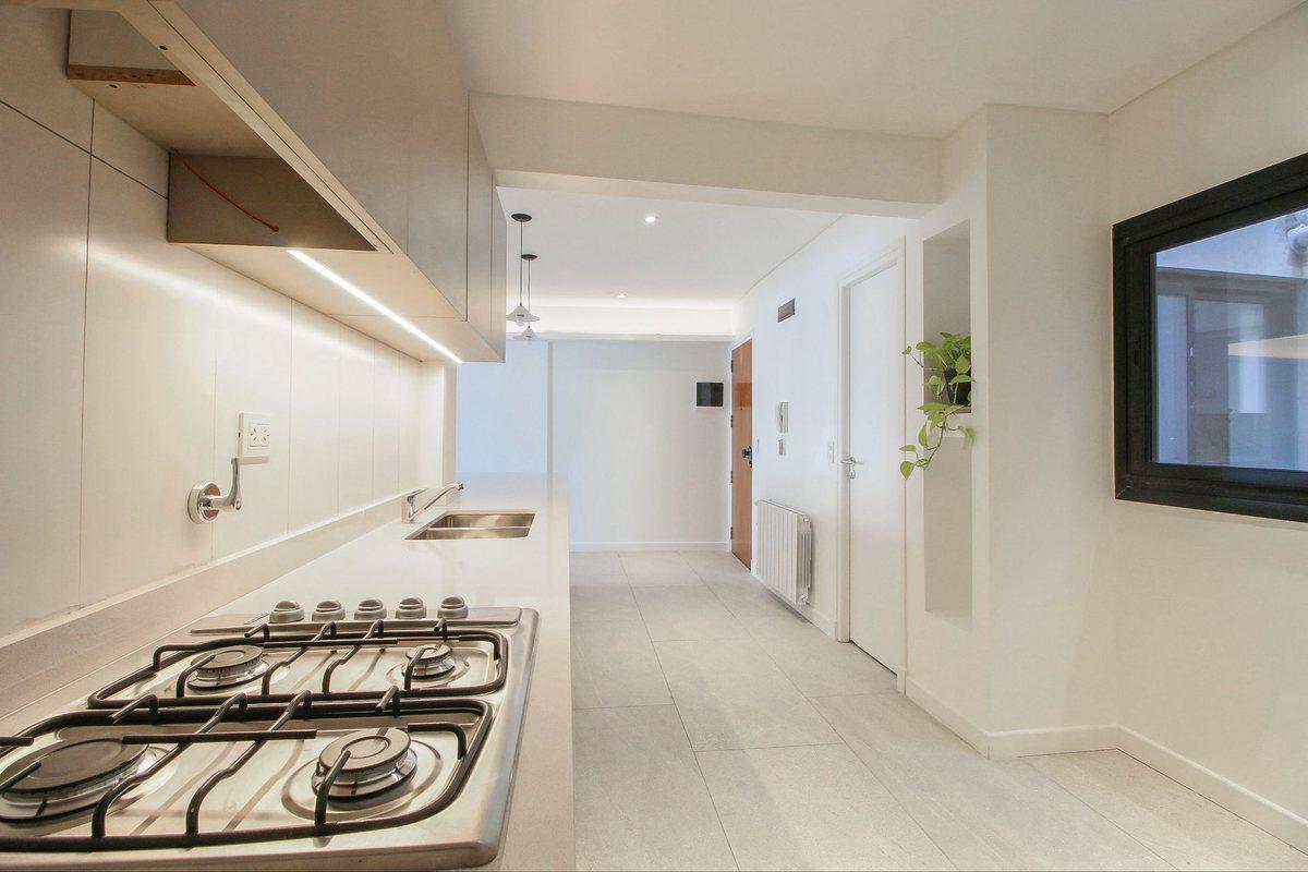 Foto de Duplex 5 amb. CABALLITO REFACCIONADO / BALCON, imagen 3