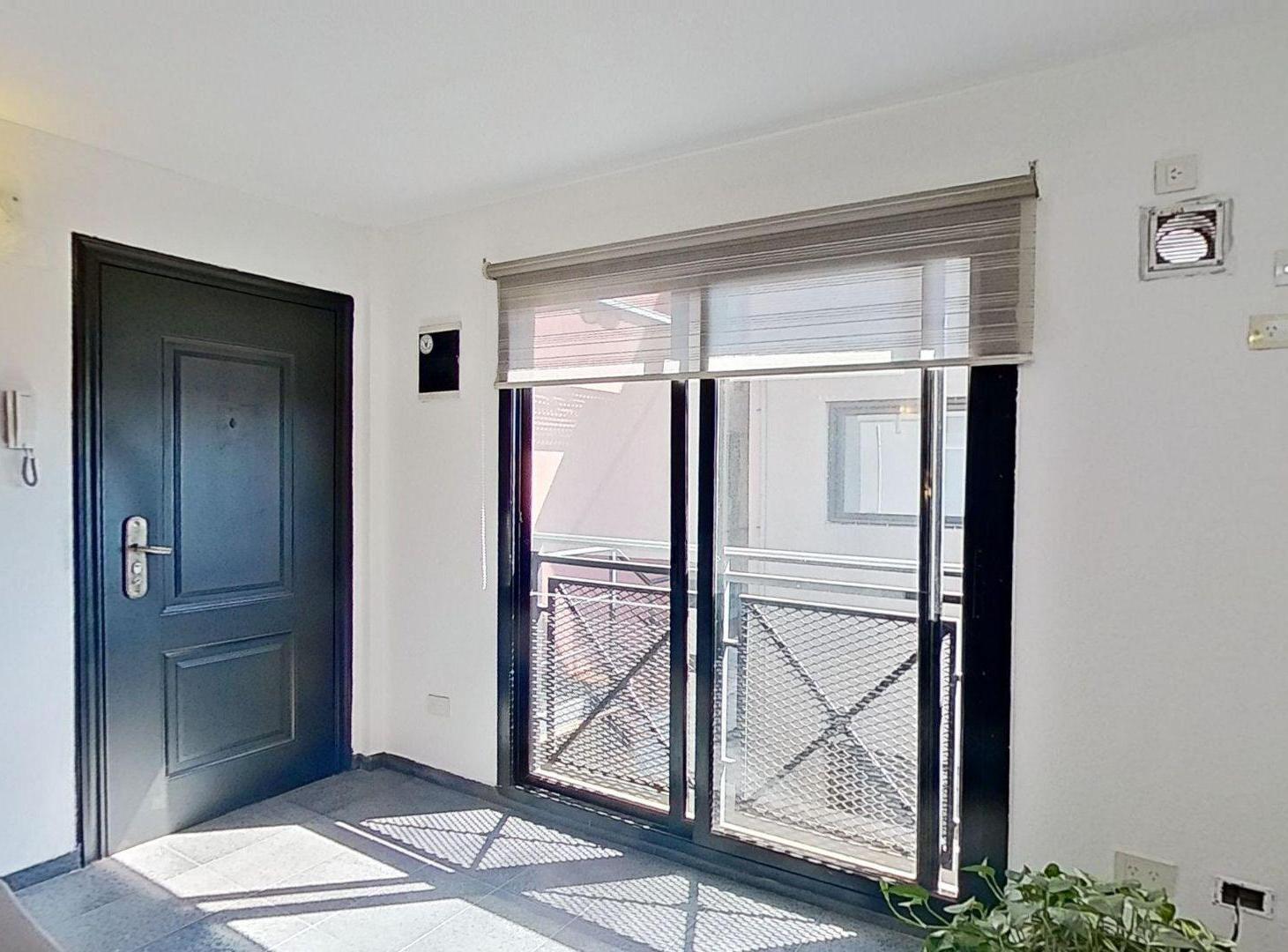 Foto de Venta departamento 3 amb tipo duplex Sarandí, imagen 1