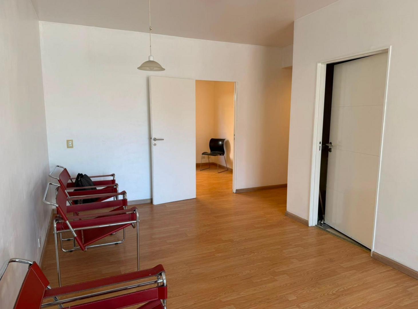 Foto de SE VENDE DEPTO 2 AMB. CON COCHERA - SAN CRISTOBAL, imagen 2