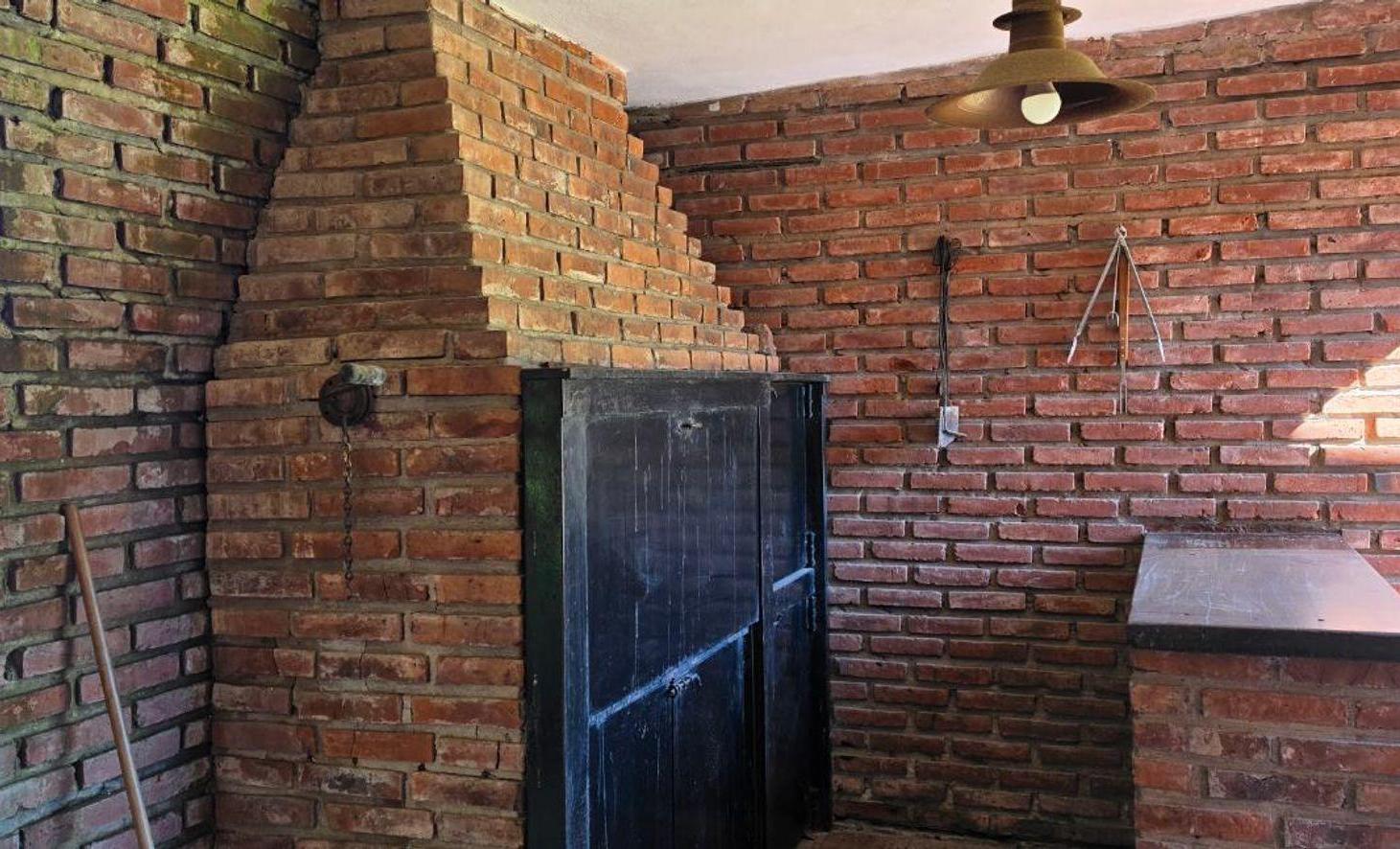Foto de VENTA -HERMOSA CASA CON PARRILLA, PILETA Y JARDIN, imagen 5
