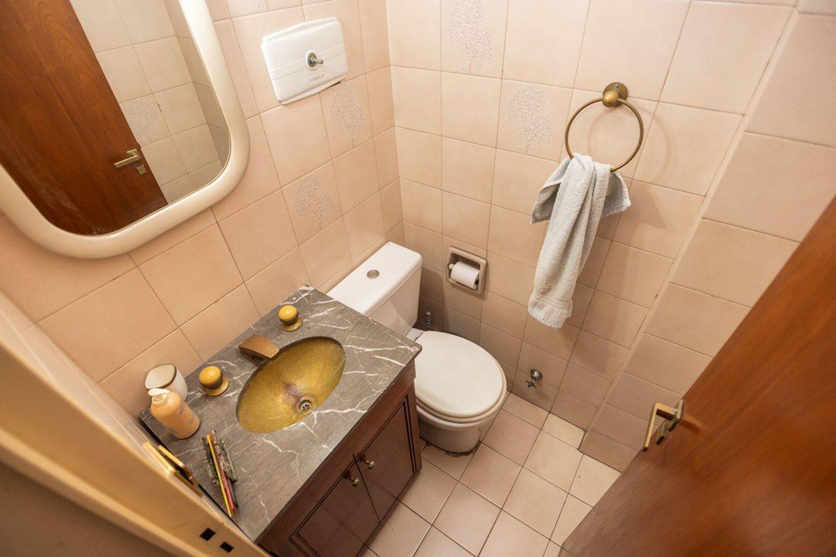 Foto de VENTA DEPARTAMENTO 4 AMBIENTES FLORES CON COCHERA, imagen 3