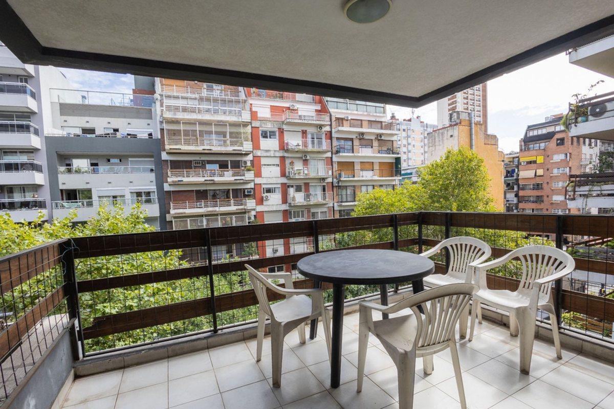 Foto de VENTA DEPARTAMENTO 4 AMBIENTES FLORES CON COCHERA, imagen 2
