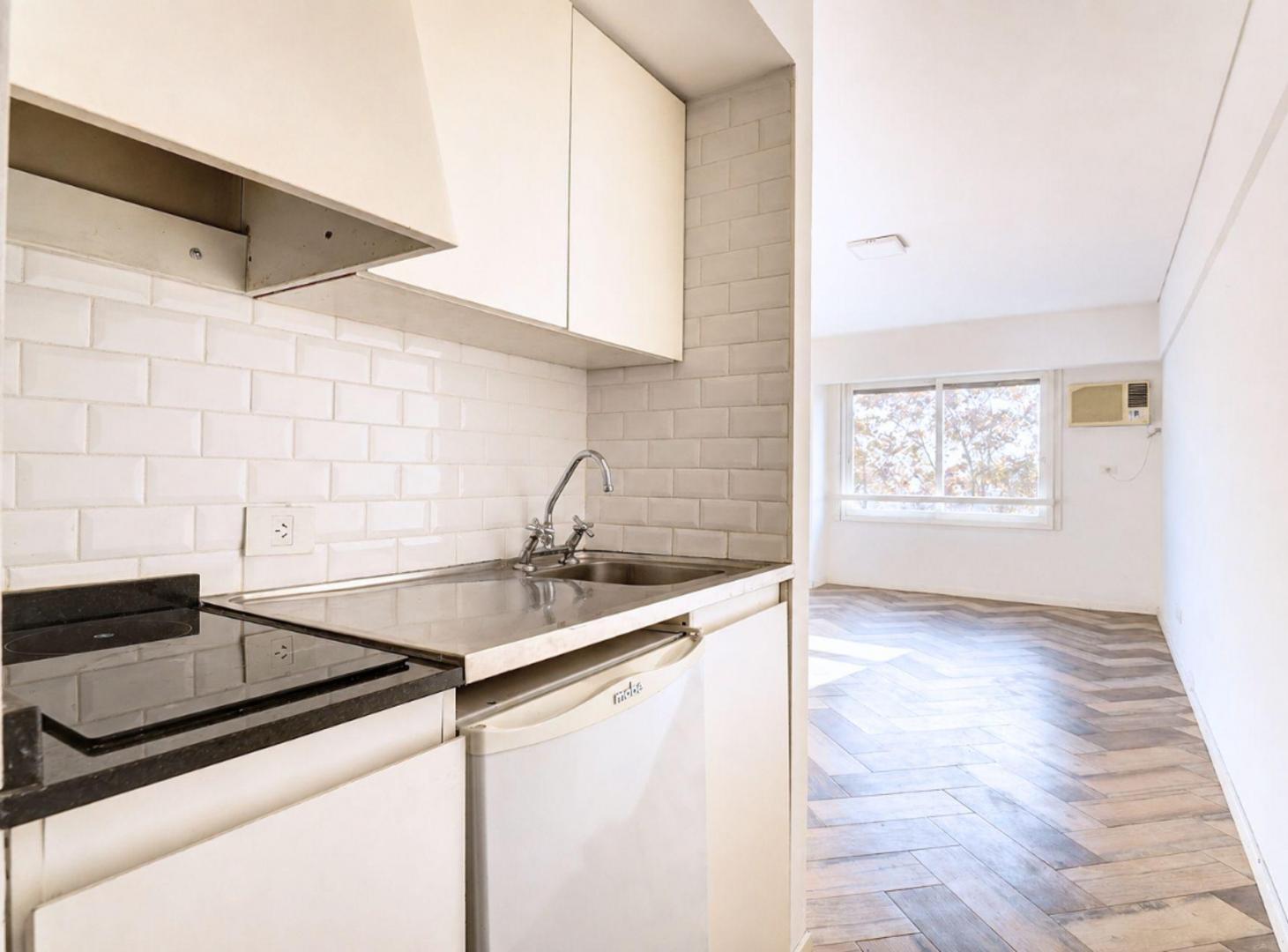 Foto de VENTA Departamento monoambiente Recoleta frente, imagen 3