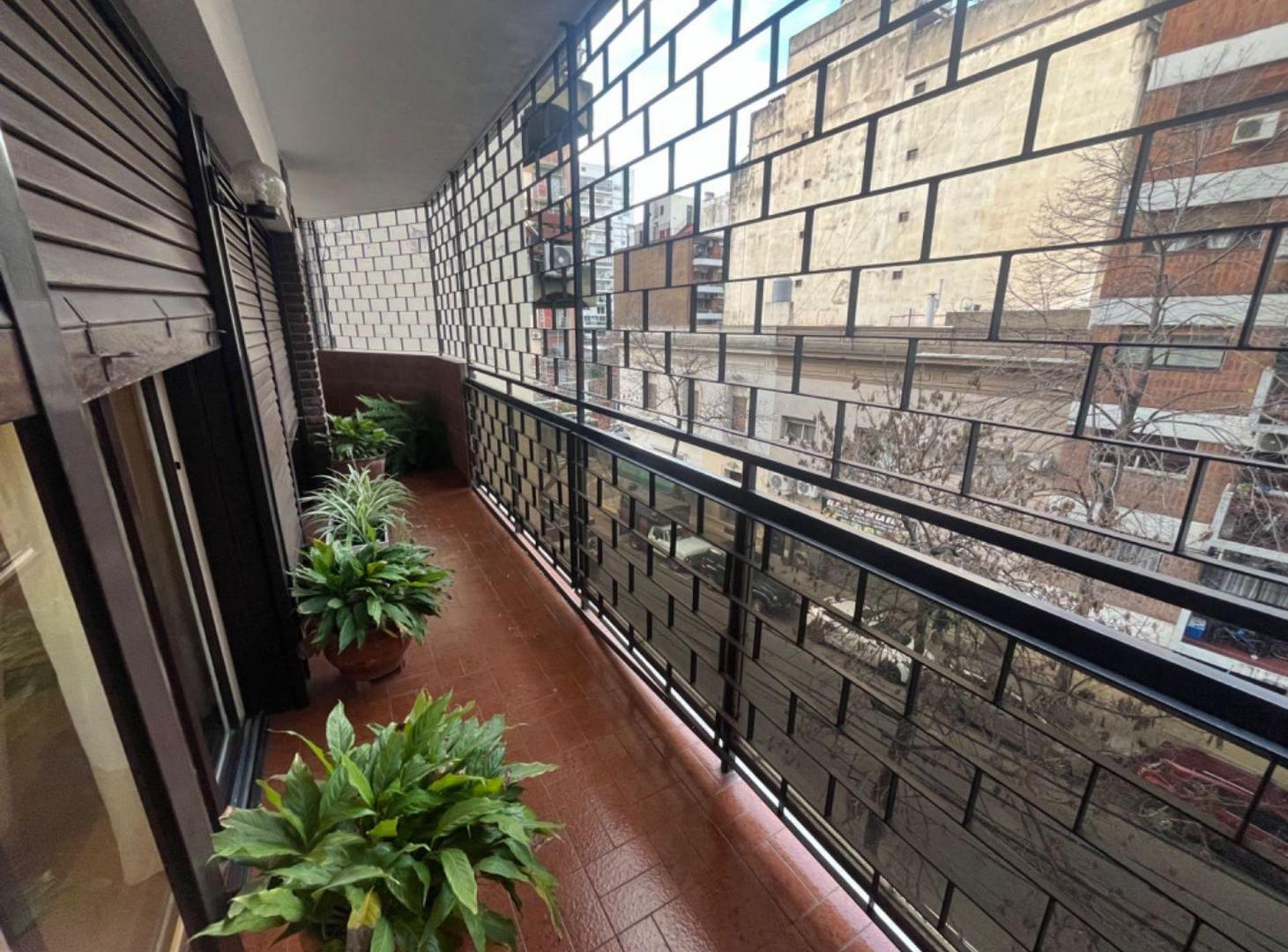 Foto de VENTA DEPTO PISO 5 AMB COCHERA CABALLITO, imagen 3
