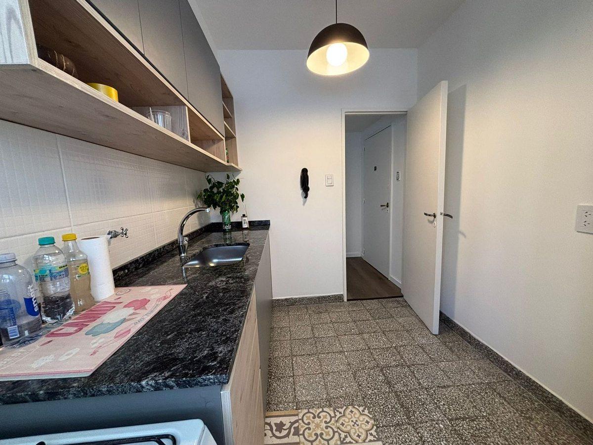 Foto de VENTA DEPARTAMENTO 2 AMBIENTES RECOLETA 2 BALCONES, imagen 4