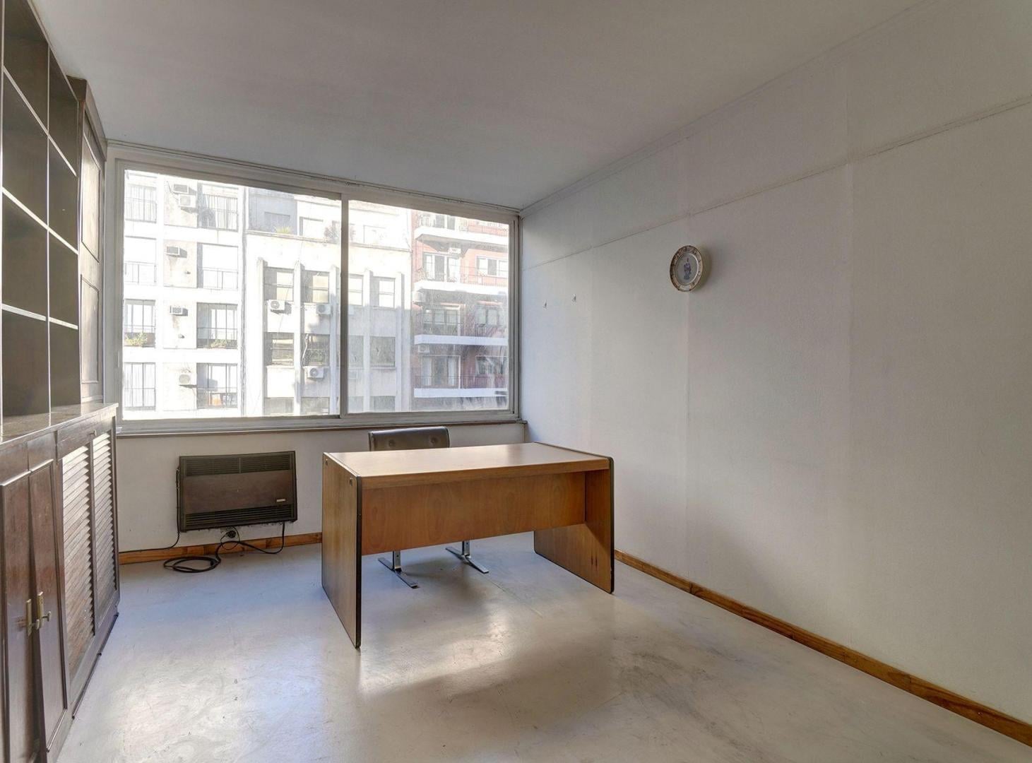 Foto de VENTA Oficina 5 ambientes Recoleta frente, imagen 1