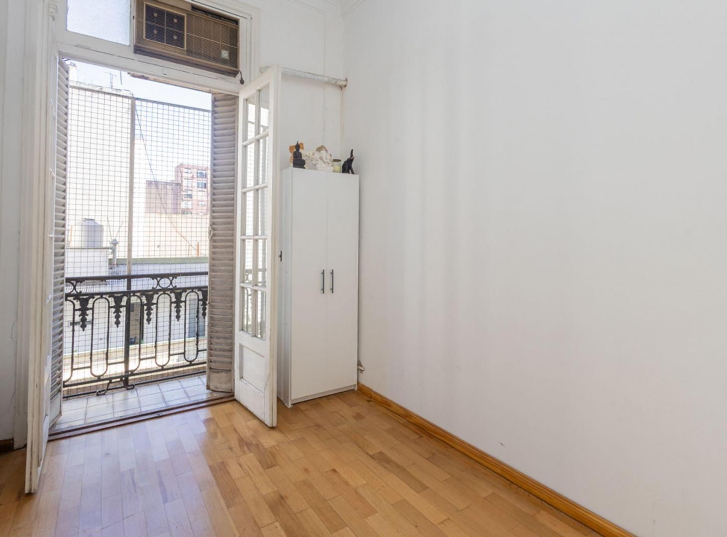 Foto de VENTA DEPARTAMENTO 4 AMBIENTES BALVANERA DE EPOCA, imagen 4