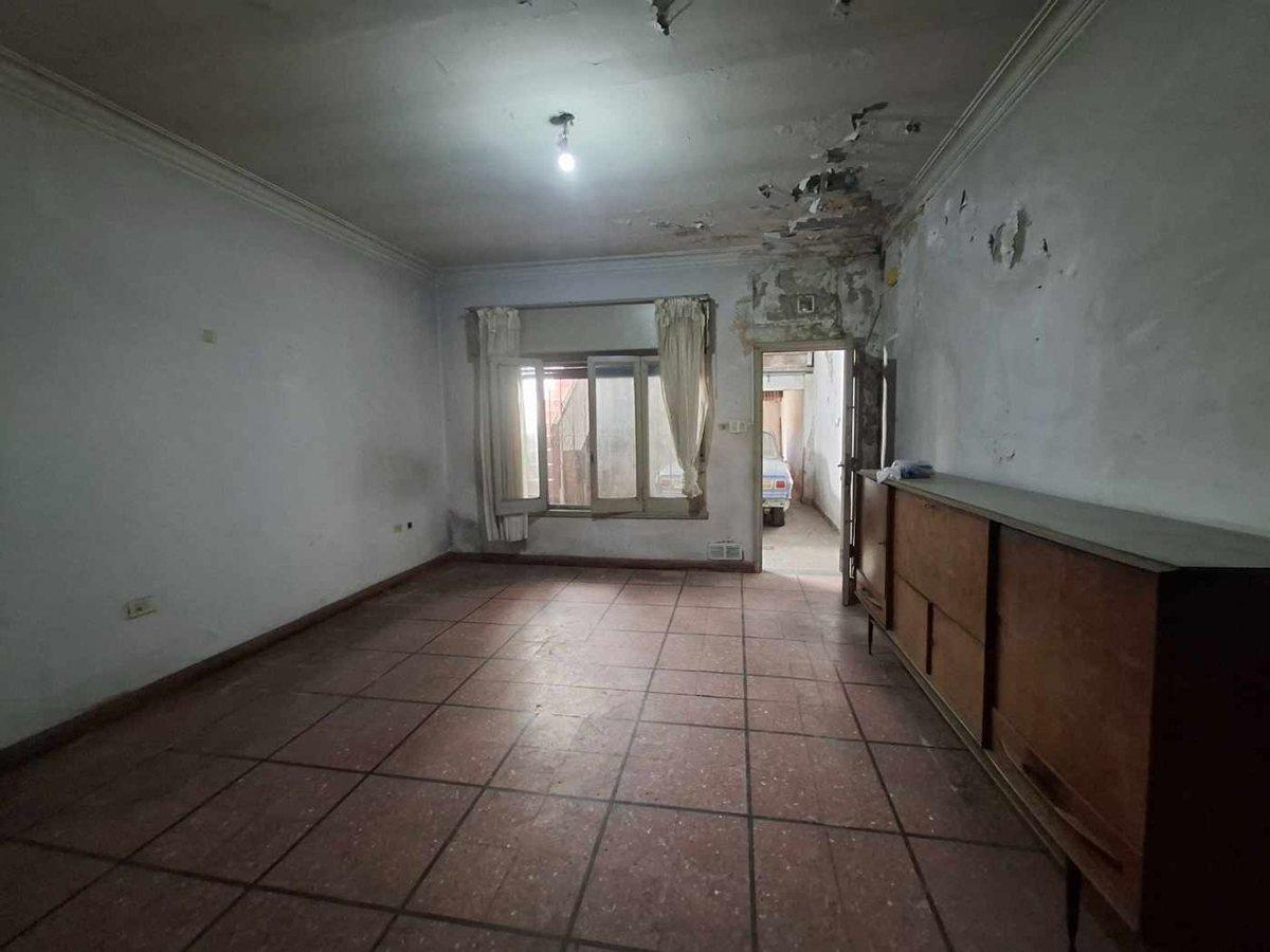Foto de VENTA CASA CON LOCAL EN AVELLANEDA, imagen 1