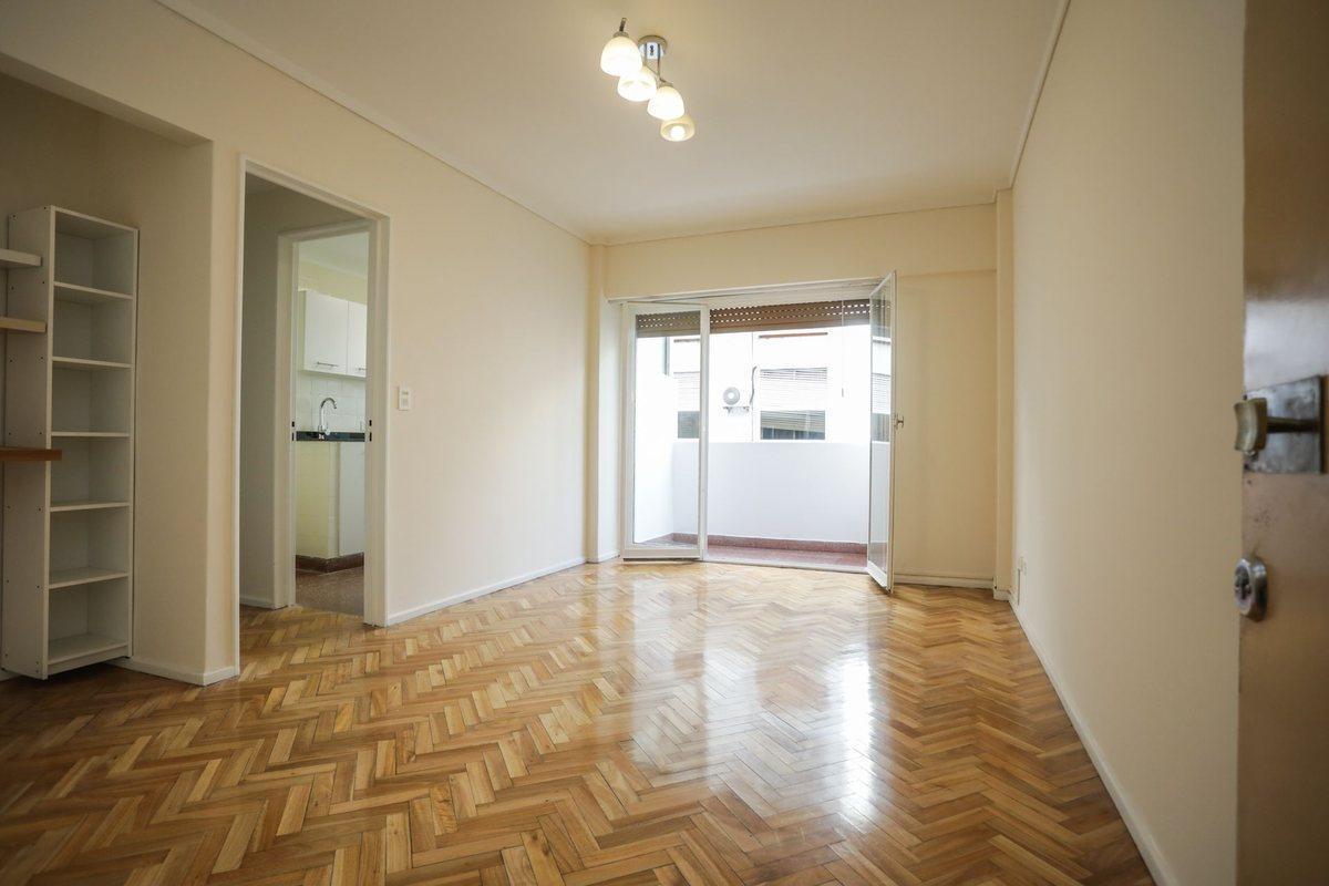 Foto de VENTA DEPARTAMENTO 2 AMBIENTES RECOLETA 2 BALCONES, imagen 2