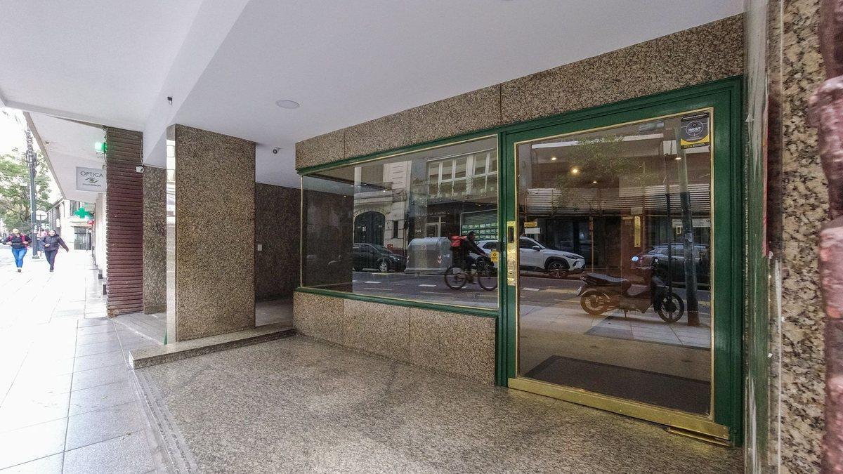 Foto de VENTA DEPARTAMENTO 2 AMBIENTES RECOLETA 2 BALCONES, imagen 1
