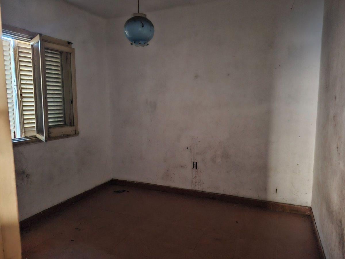 Foto de CASA EN VENTA CON JARDIN Y COCHERA - BERAZATEGUI, imagen 3