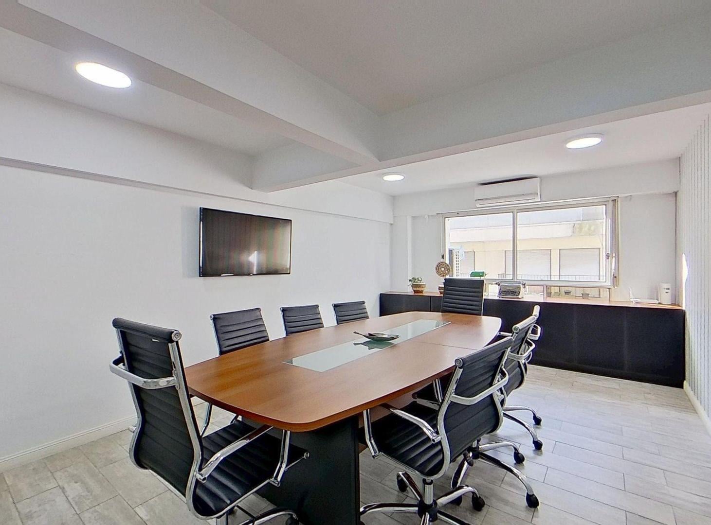 Foto de VENTA OFICINA 122 M RETIRO TOTALMENTE AMOBLADA, imagen 2