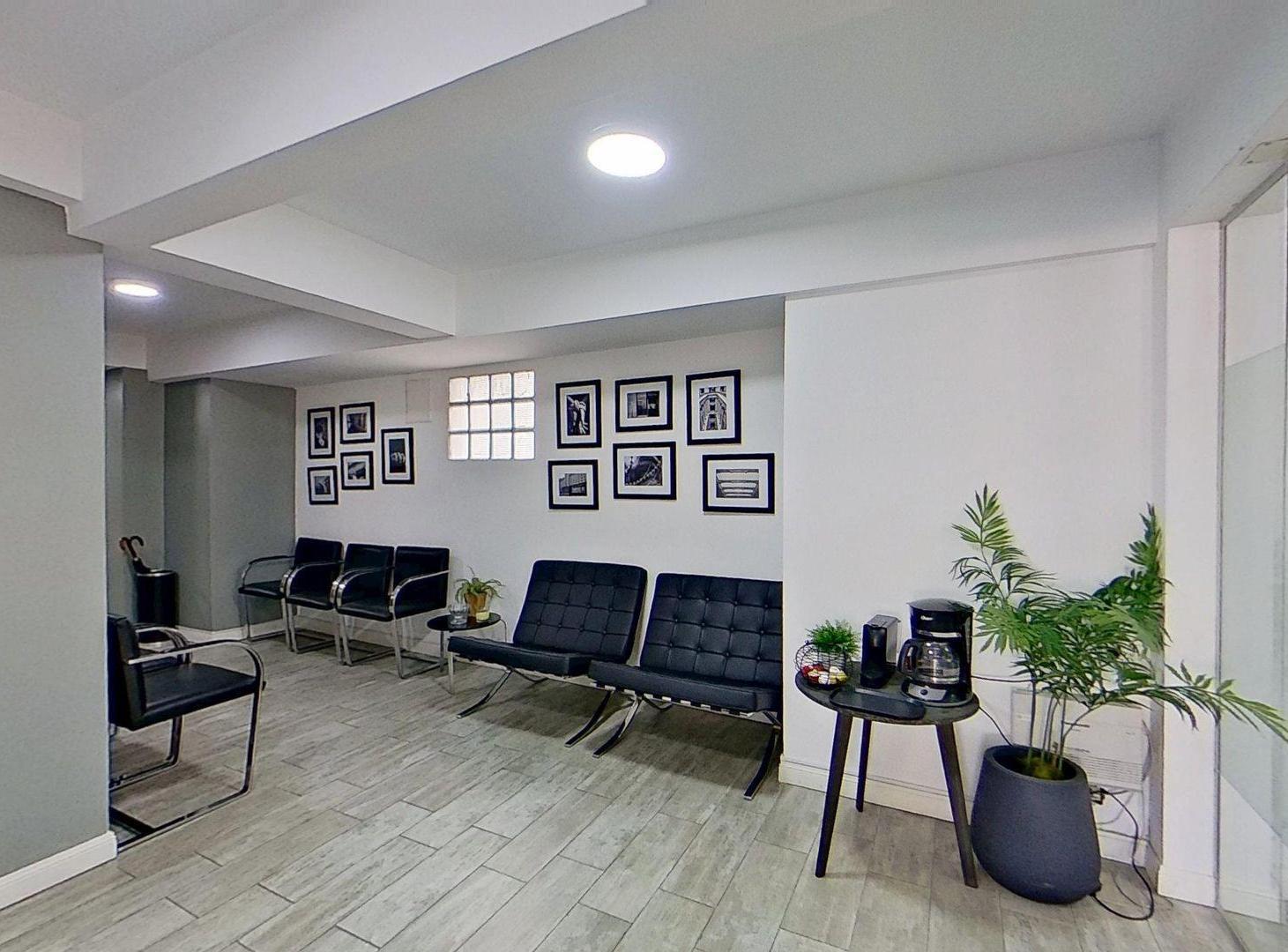 Foto de VENTA OFICINA 122 M RETIRO TOTALMENTE AMOBLADA, imagen 3