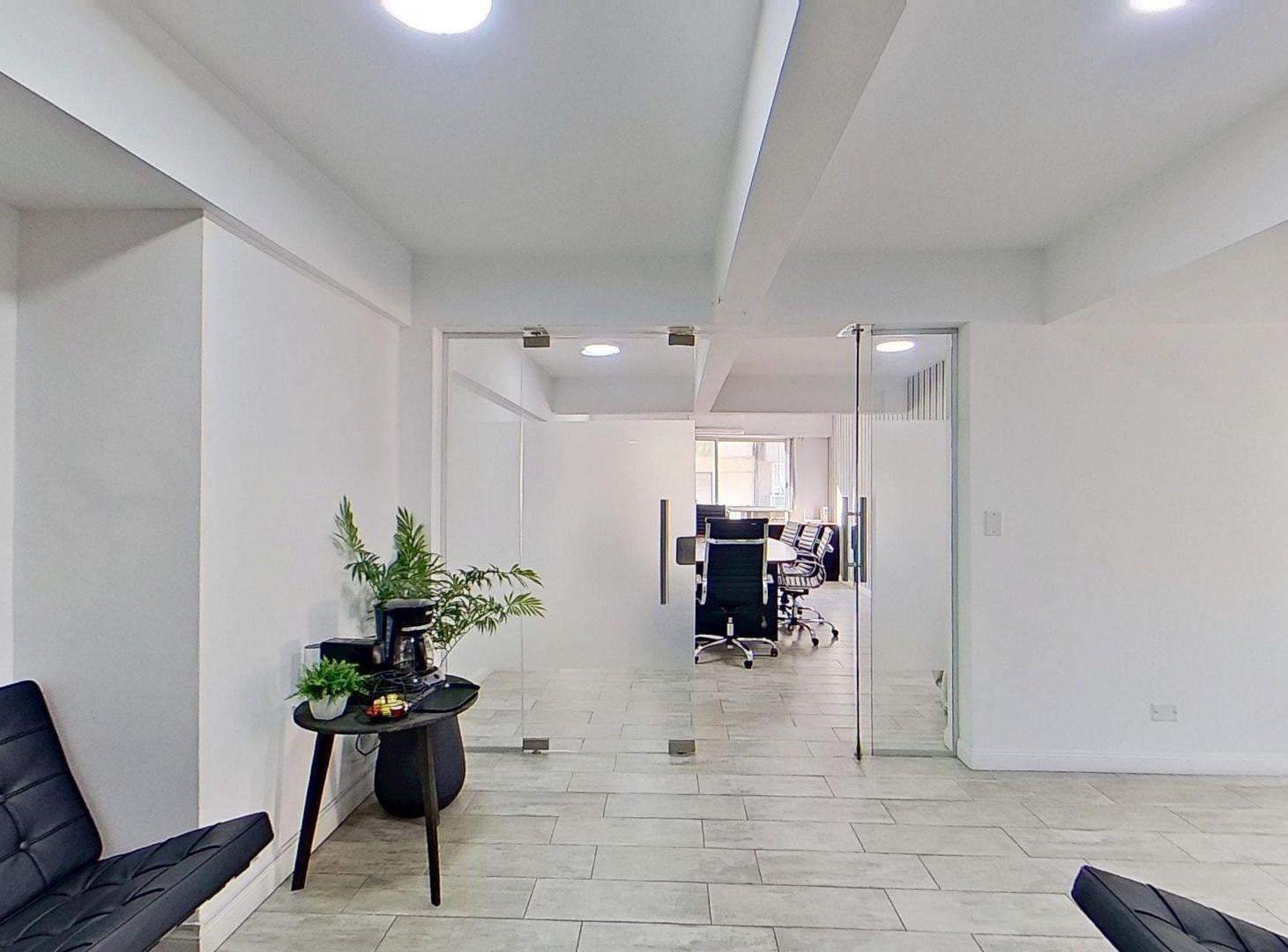 Foto de VENTA OFICINA 122 M RETIRO TOTALMENTE AMOBLADA, imagen 5