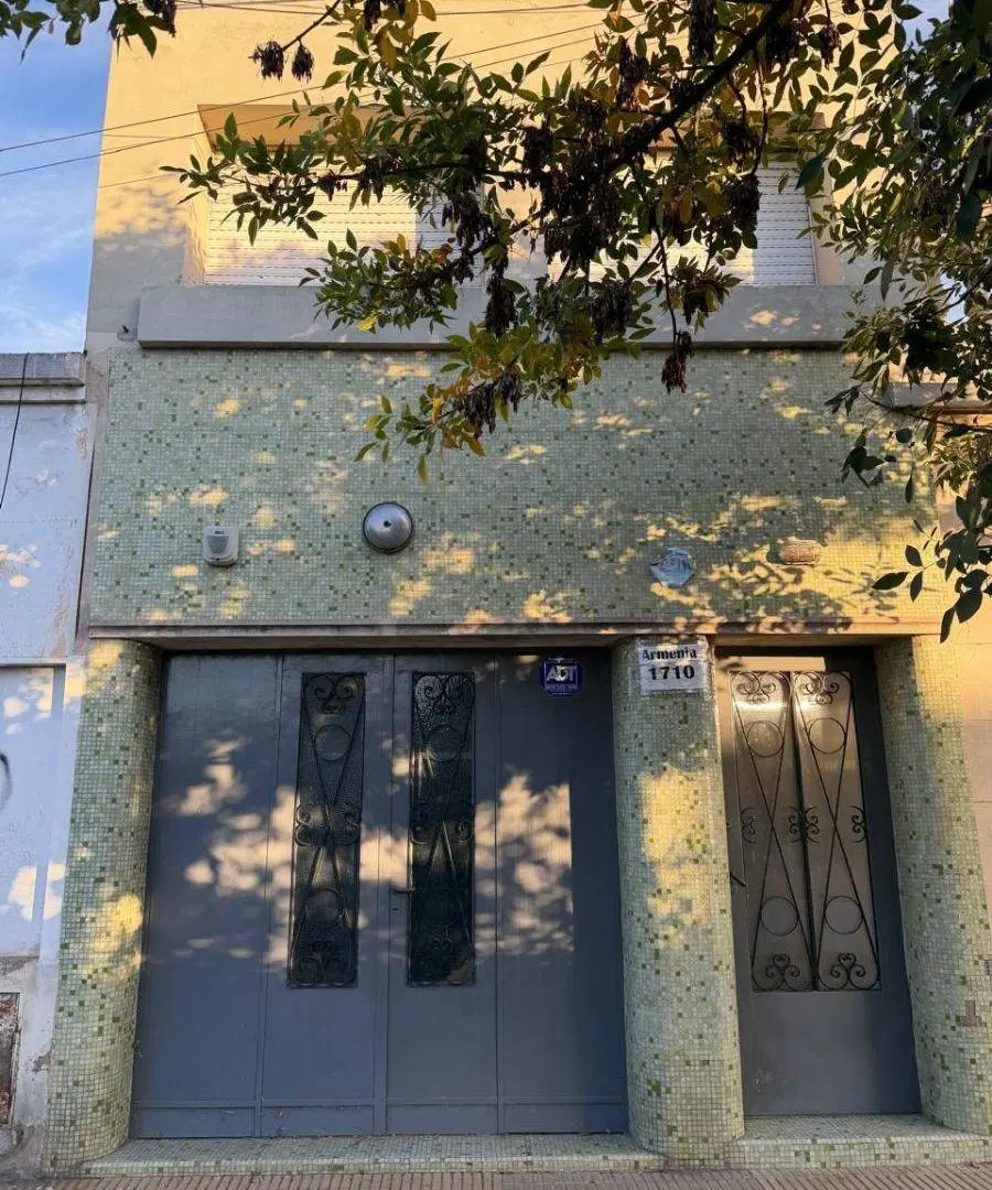 VENDO CASA ESQUINA 3 DORM C/QUINCHO Y TERRAZA B° PUEYRREDON 2