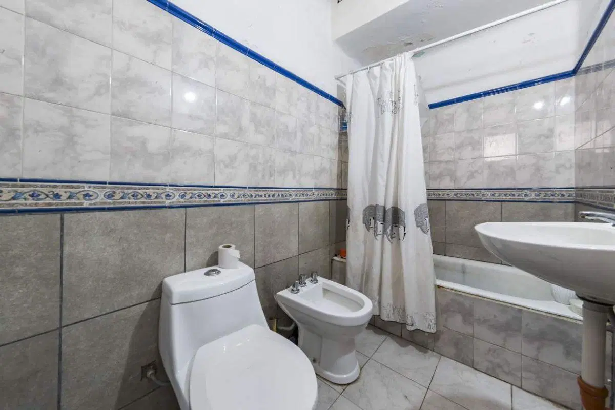 ALQUILO DEPTO PLANTA BAJA 3 DORM S/AV. CASTRO BARROS C/PATIO EXCLUSIVO 8