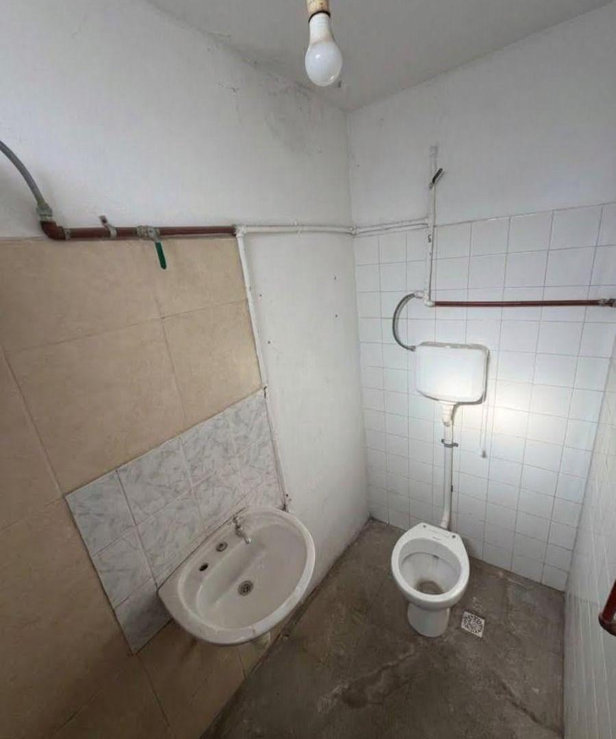 Foto de ALQUILO LOCAL COMERCIAL ESQUINA CON COCHERA EXCELENTE UBICACIÓN, imagen 4