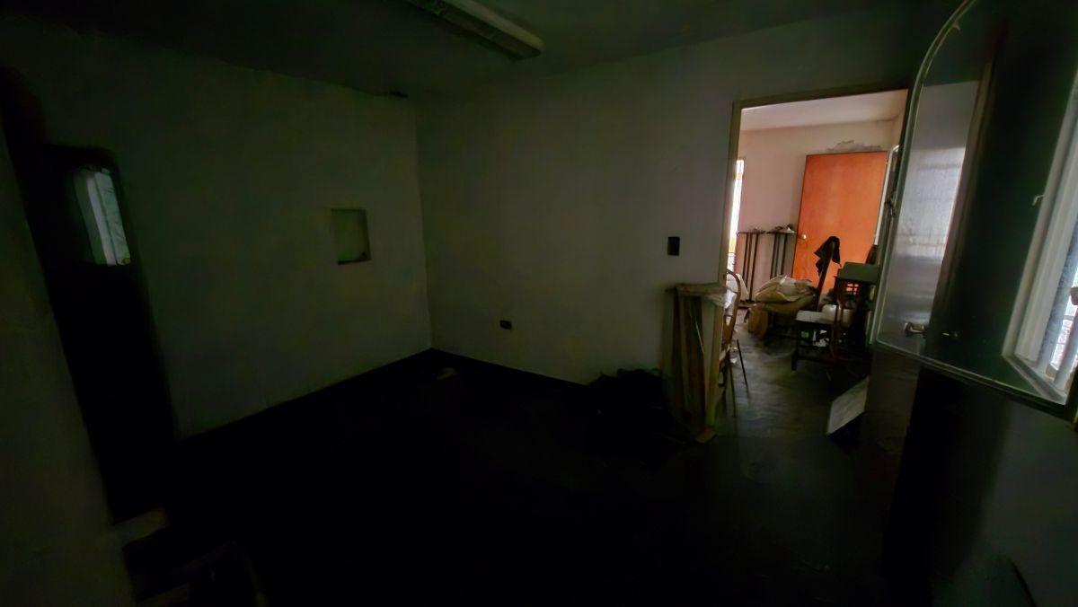 Foto de Galpón + Oficinas en Av Saenz Peña 787 (casi Av Roca), imagen 4