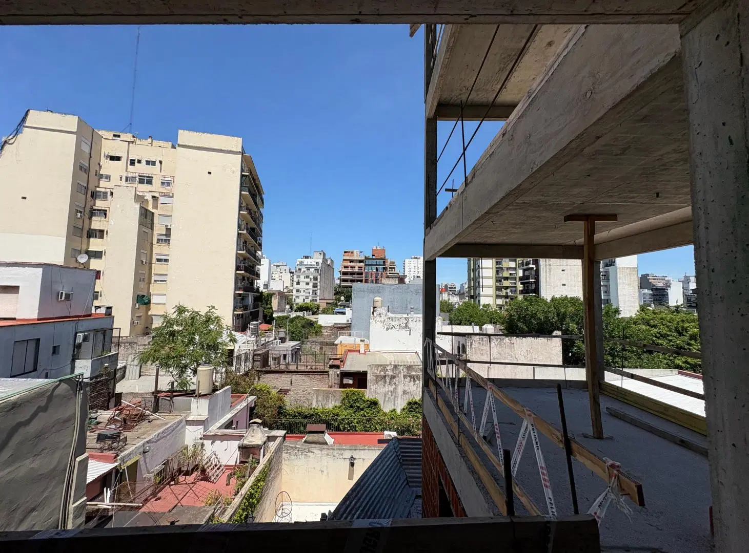 Semipiso monoambiente divisible con gran balcón al frente. Entrega Marzo 2027 2