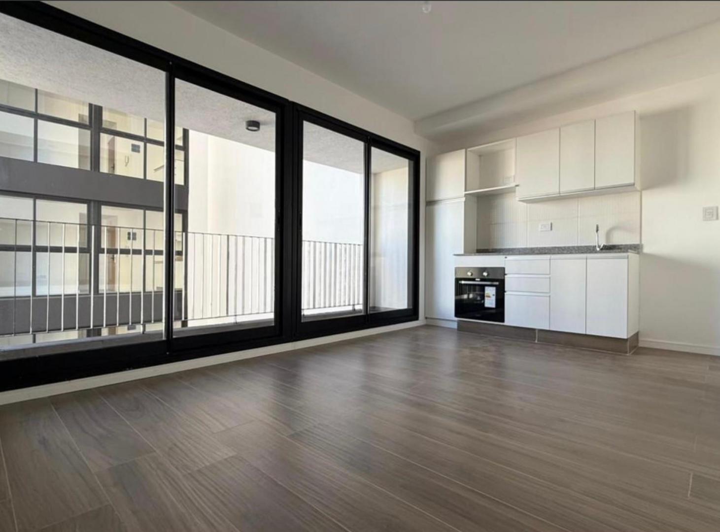 Foto de Venta Monoambiente con balcón luminoso a pasos de subte E y H, full, imagen 5
