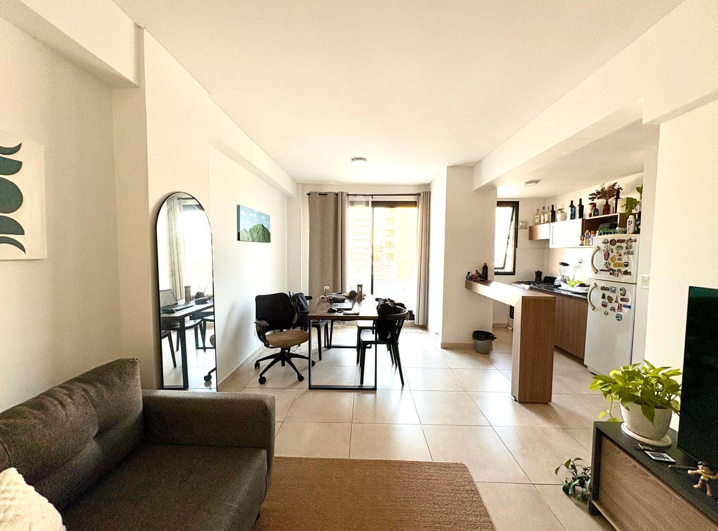 Foto de Departamento en venta 2 amb con balcón, al frente, suite y toilette en, imagen 4