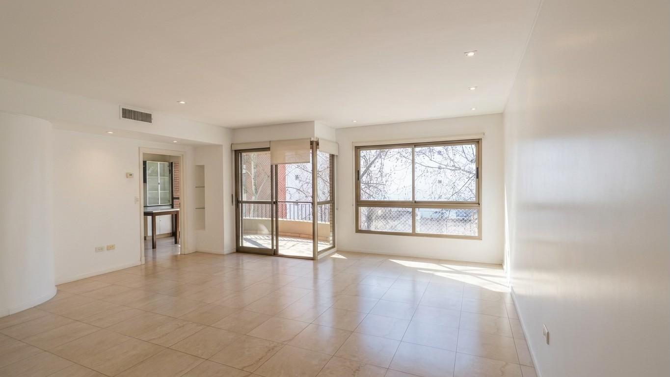 Foto de Piso exclusivo con 2 cocheras, baulera y posibilidad de 3 dormitorios, imagen 1