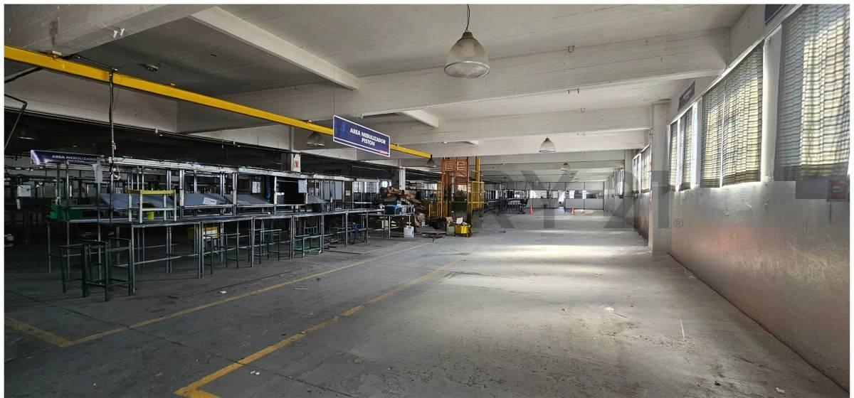 Venta Importante inmueble industrial sobre Ruta 8 con salida a dos calles