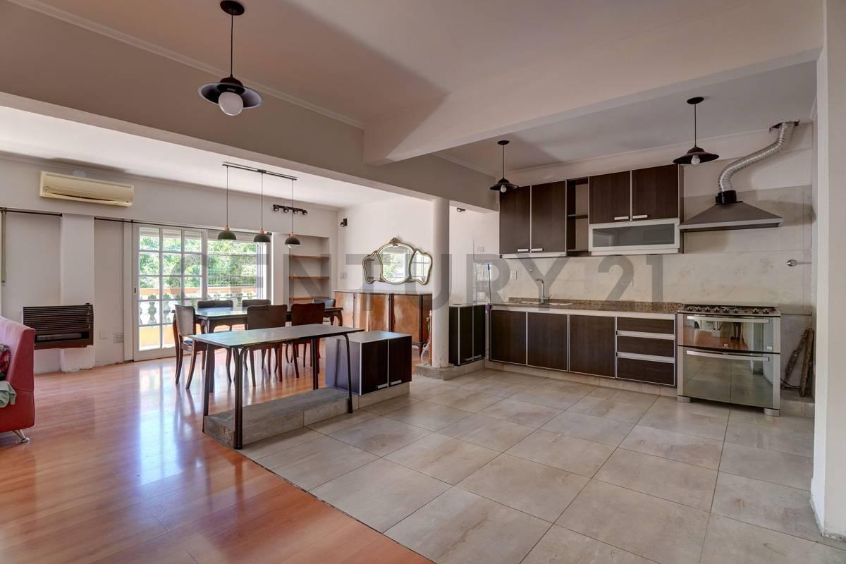 Foto de VENTA PH EN VILLA REAL PRIMER PISO CON TERRAZA Y QUINCHO, imagen 2