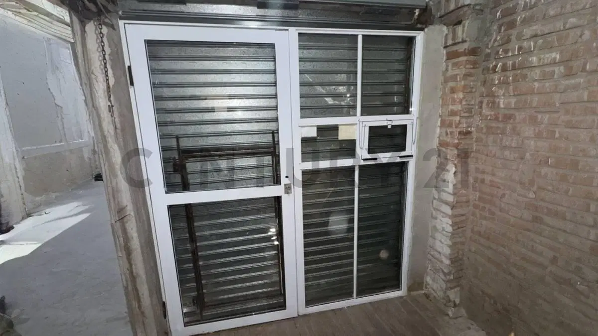 LOCAL COMERCIAL EN ALQUILER BERAZATEGUI 5