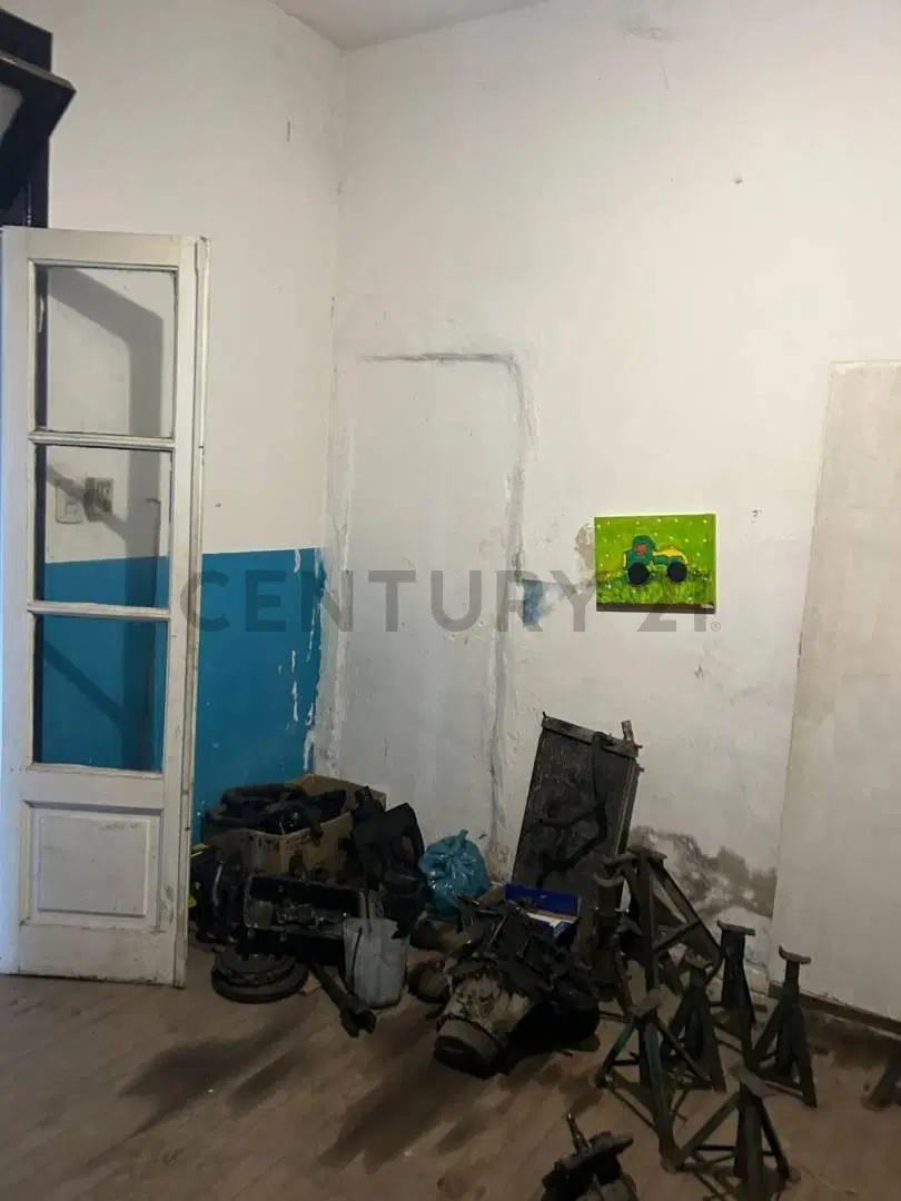 VENTA Lote 10 x 31 aprox. con casa y pileta 4