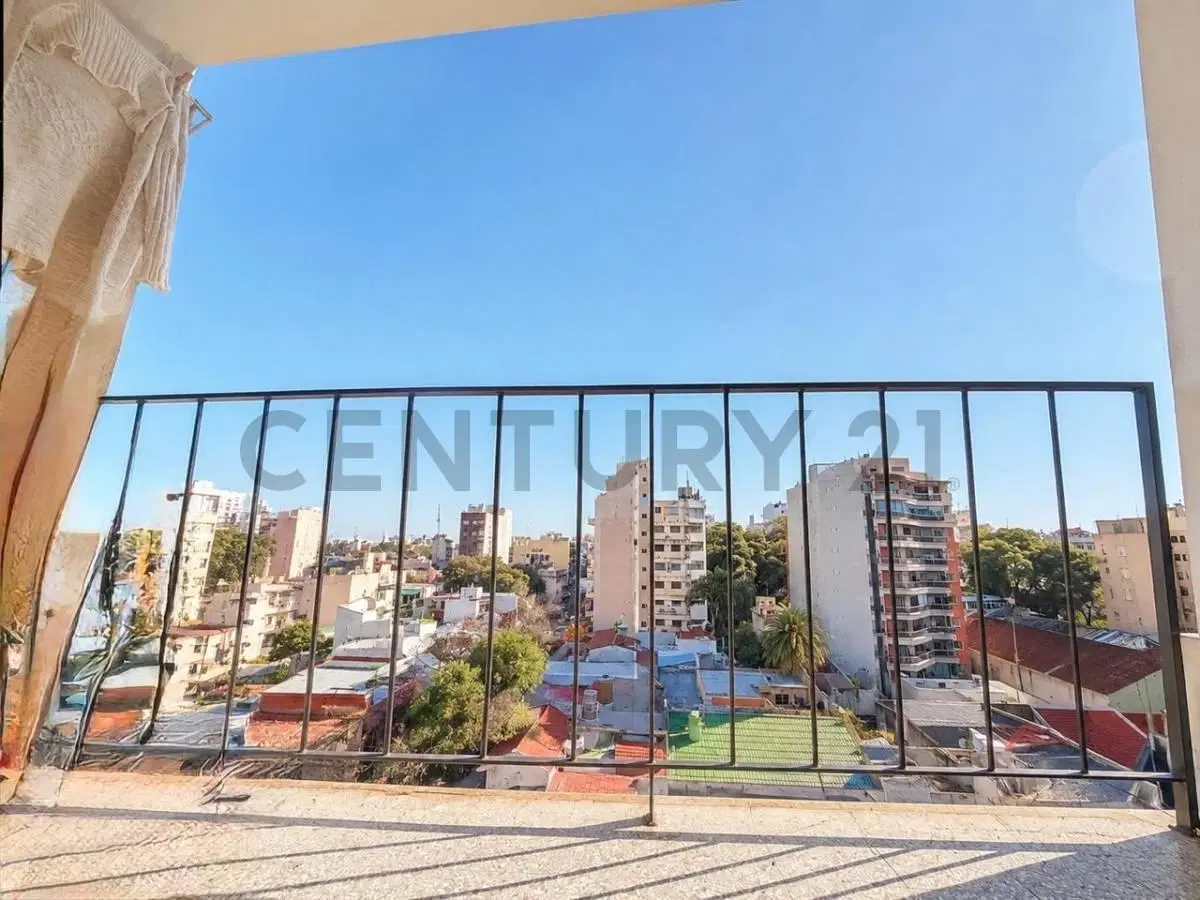 VENTA Departamento 3 ambientes con Balcón - Vista abierta - 2