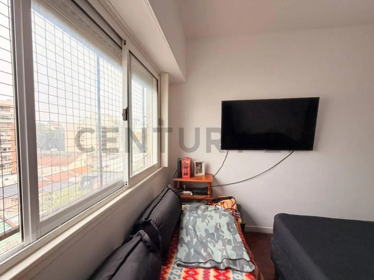 VENTA Departamento 3 ambientes con Balcón - Vista abierta - 5