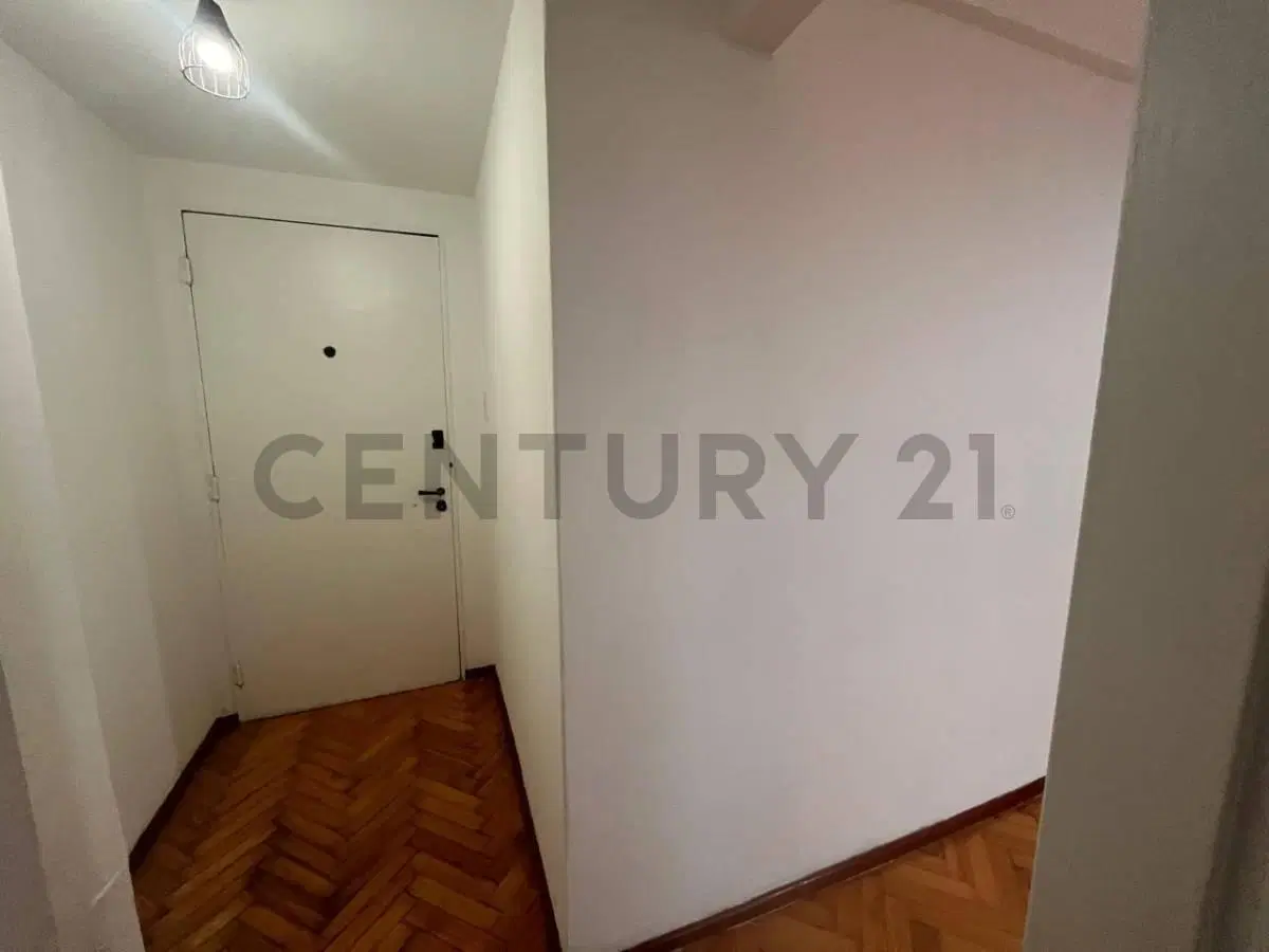 Alquiler departamento tres ambientes con balcón al frente 5