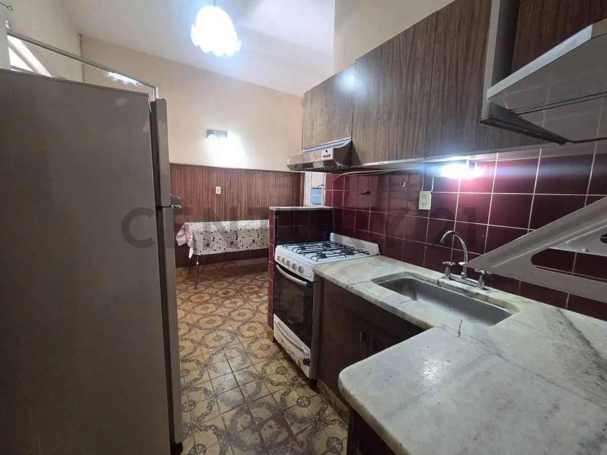 CASA CHALET 5 AMBIENTES GIGANTE!!!!! VILLA SARMIENTO  385 m2 MUUUY LUMINOSA!!! 5