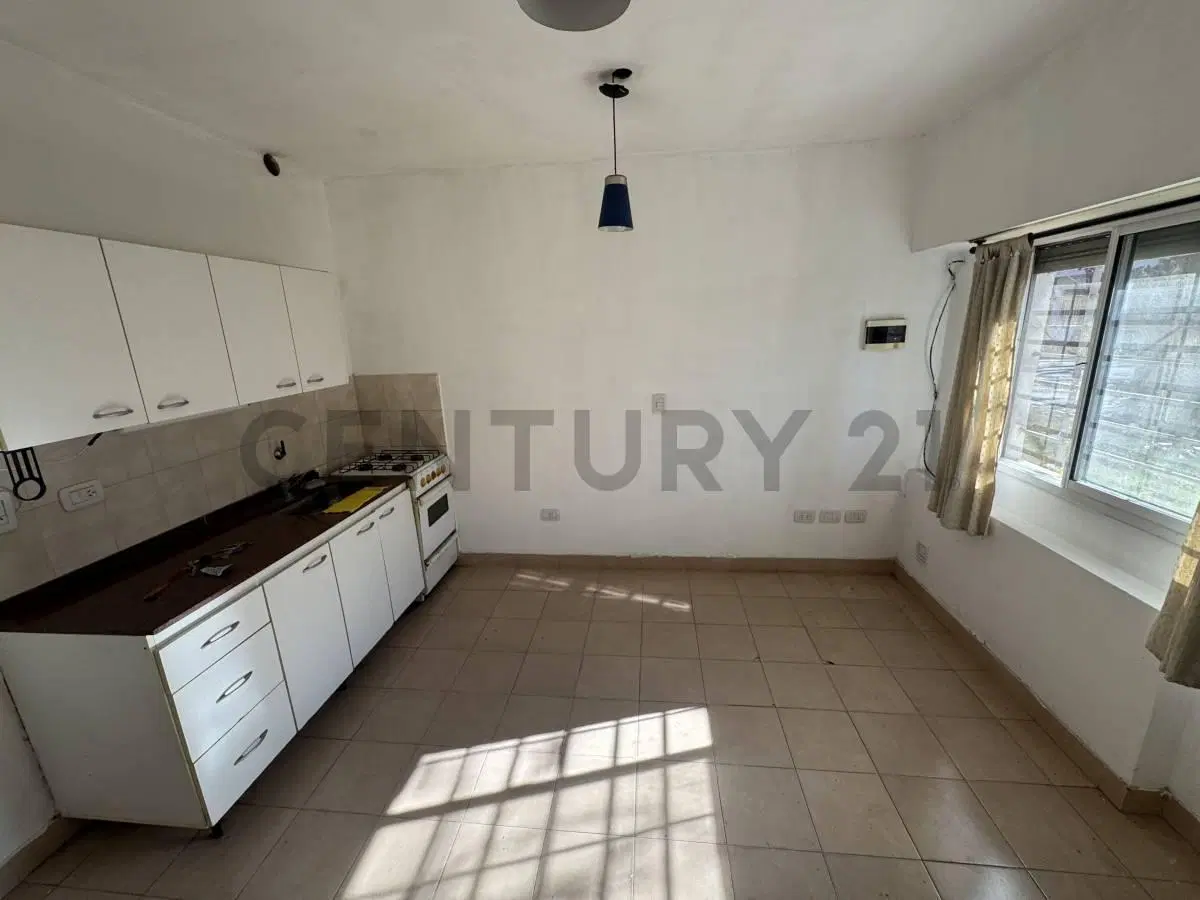VENTA DEPARTAMENTO DOS AMBIENTES CON PARRILLA Y PATIO EN SANTOS LUGARES 2
