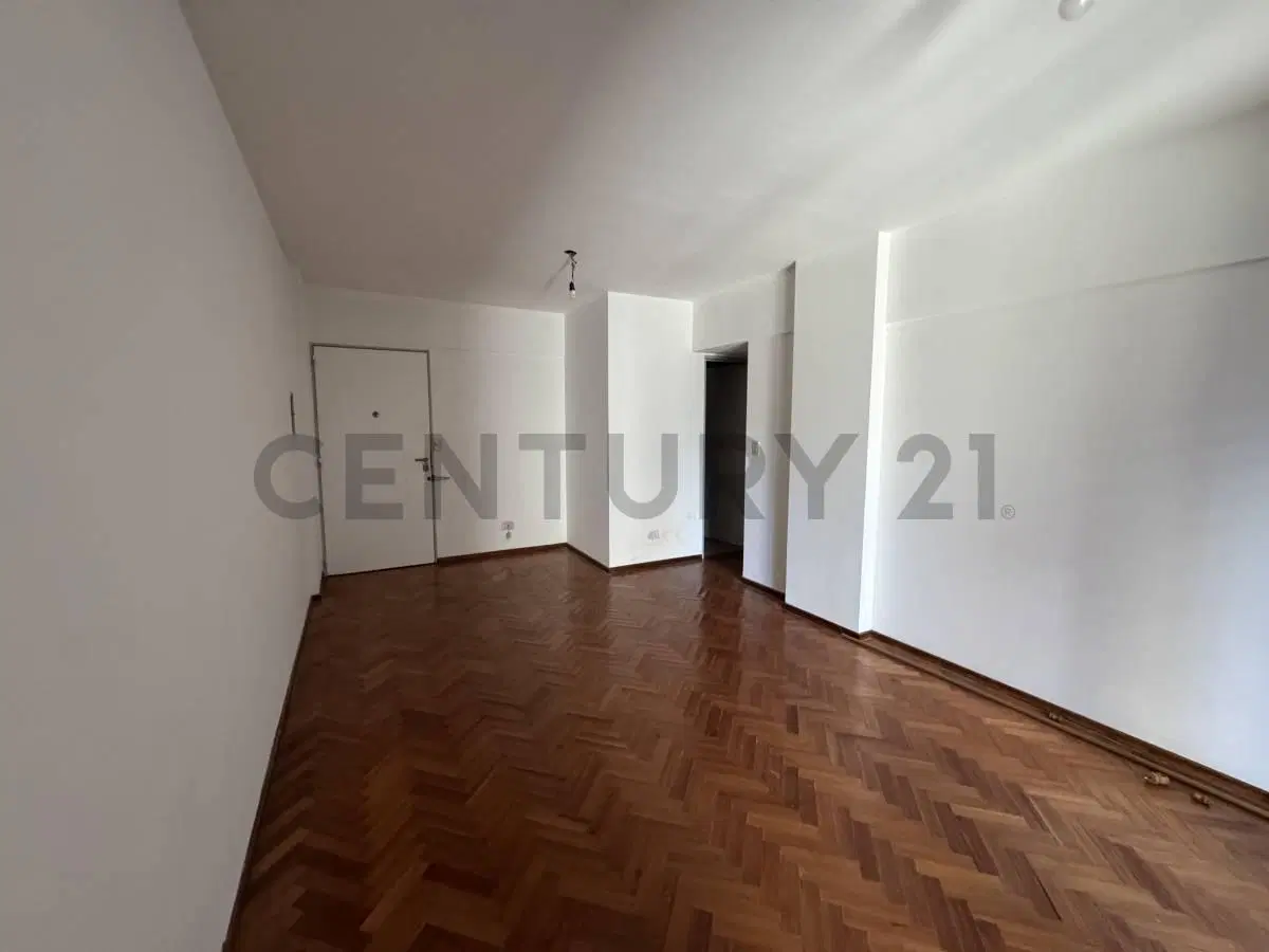 VENTA DEPARTAMENTO 3 AMBIENTES CON BALCON EN CABALLITO 4