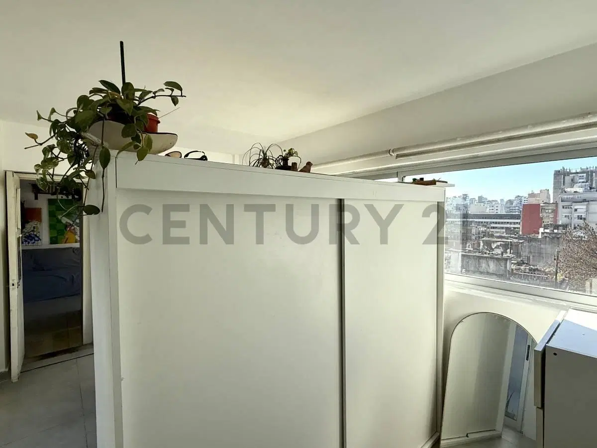 2 ambientes con terraza propia. Balcón. Almagro 8