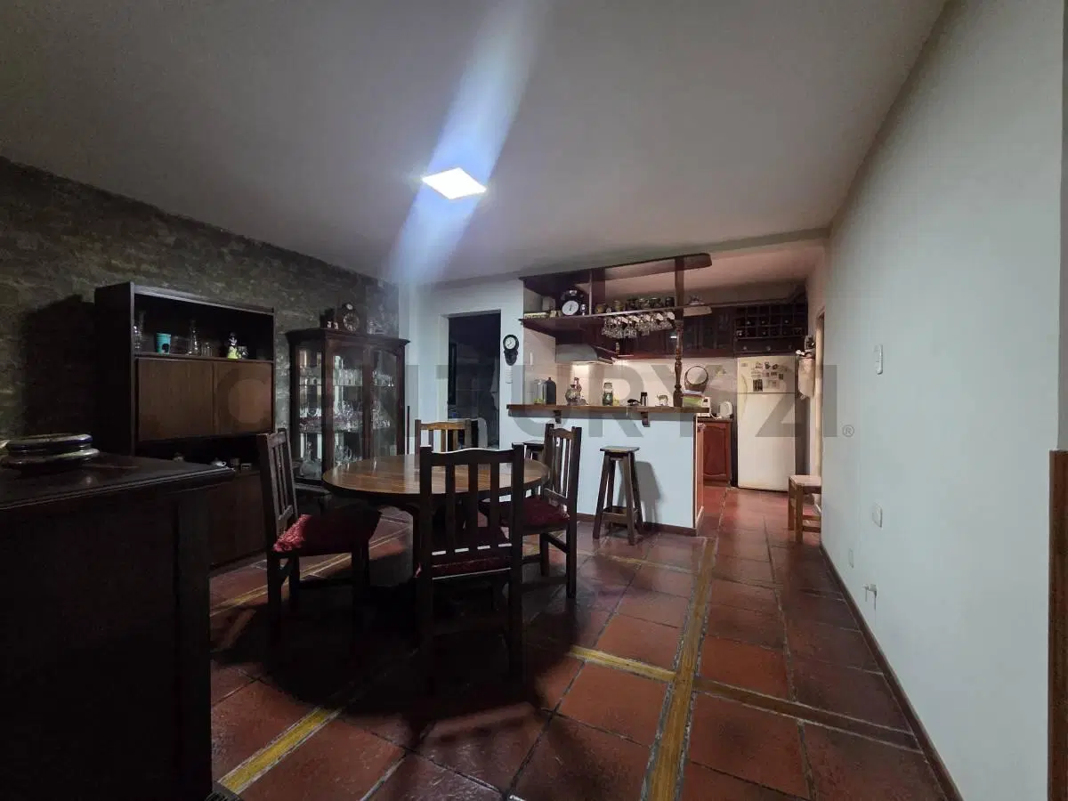 CASA lote propio 5 ambientes ENORME!!! MONTE CASTRO 4