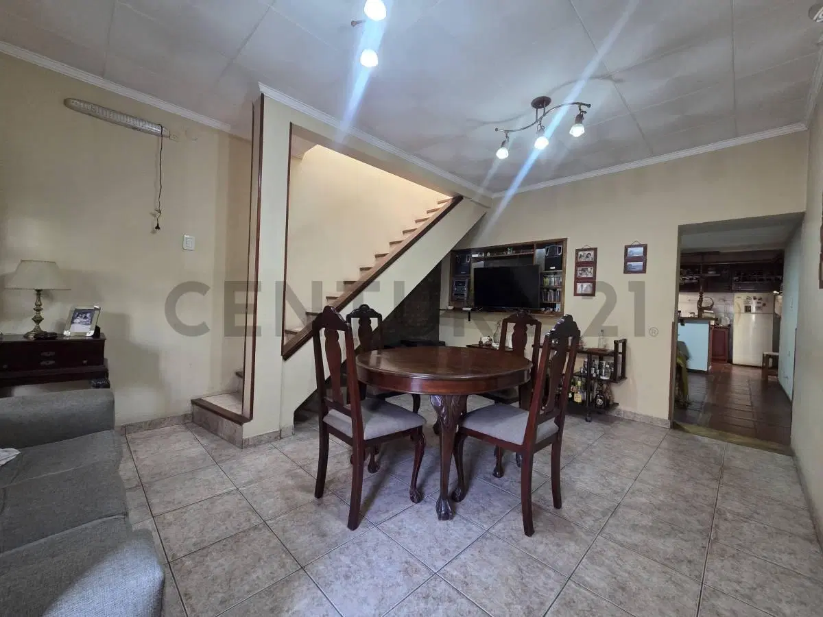 CASA lote propio 5 ambientes ENORME!!! MONTE CASTRO 1
