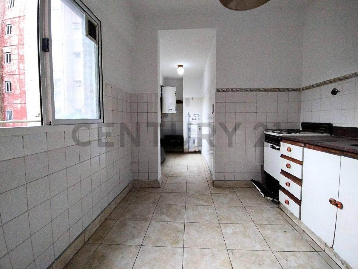 Foto de VENTA DEPARTAMENTO CON BALCÓN SÚPER LUMINOSO, imagen 1