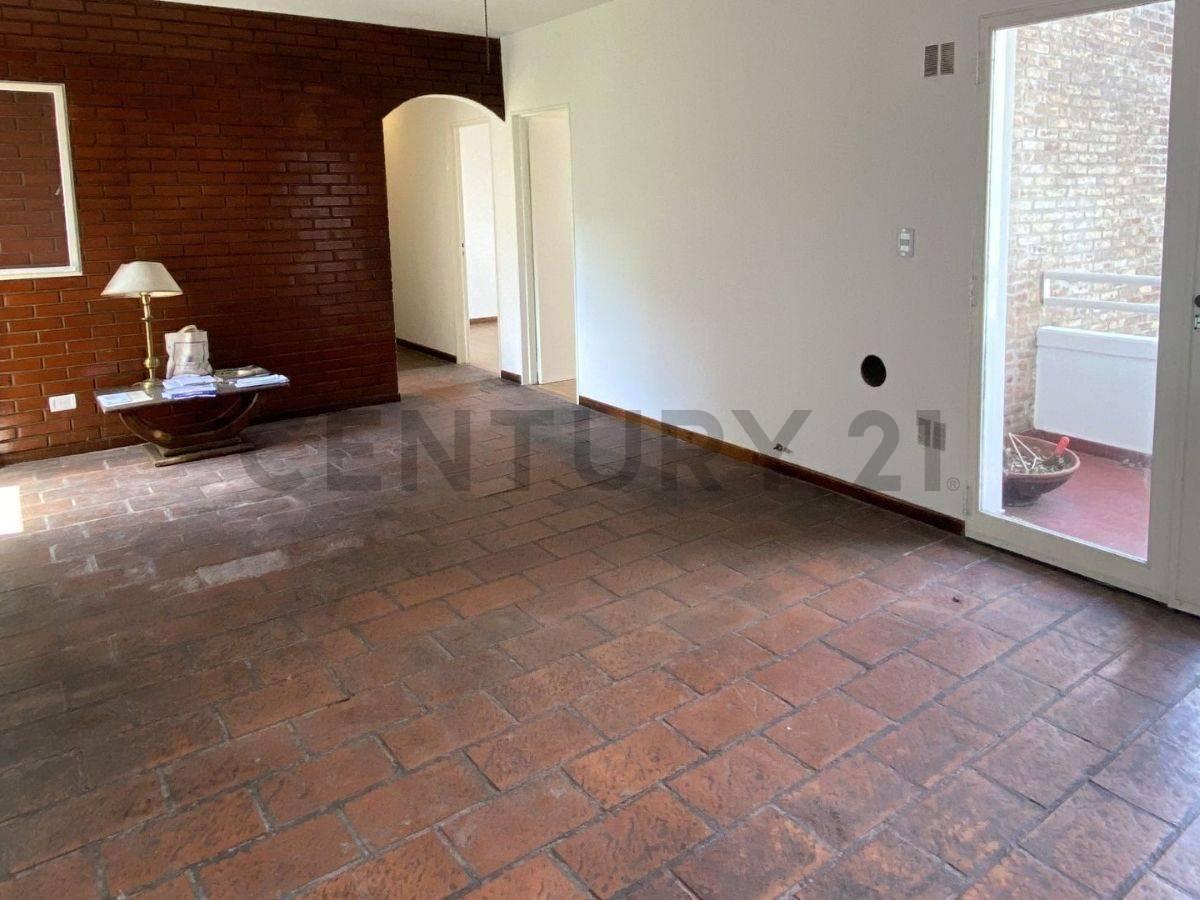 Foto de VENTA DEPARTAMENTO CON BALCÓN SÚPER LUMINOSO, imagen 2