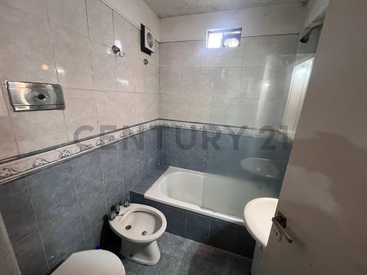 Foto de Venta departamento 3 ambientes Villa Devoto con balcon, imagen 2