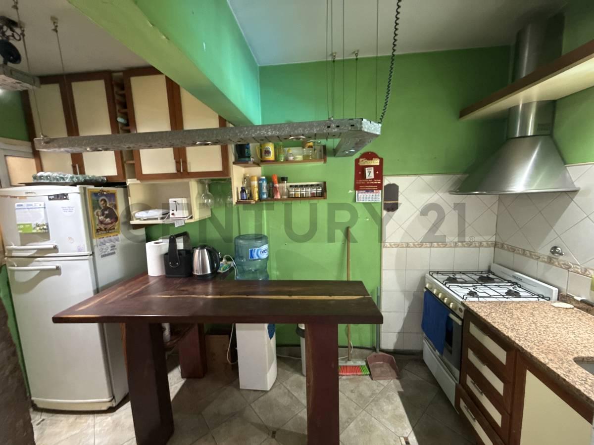 Foto de VENTA PH 4 AMBIENTES CON JARDIN Y COCHERA APTO CREDITO MORENO, imagen 2